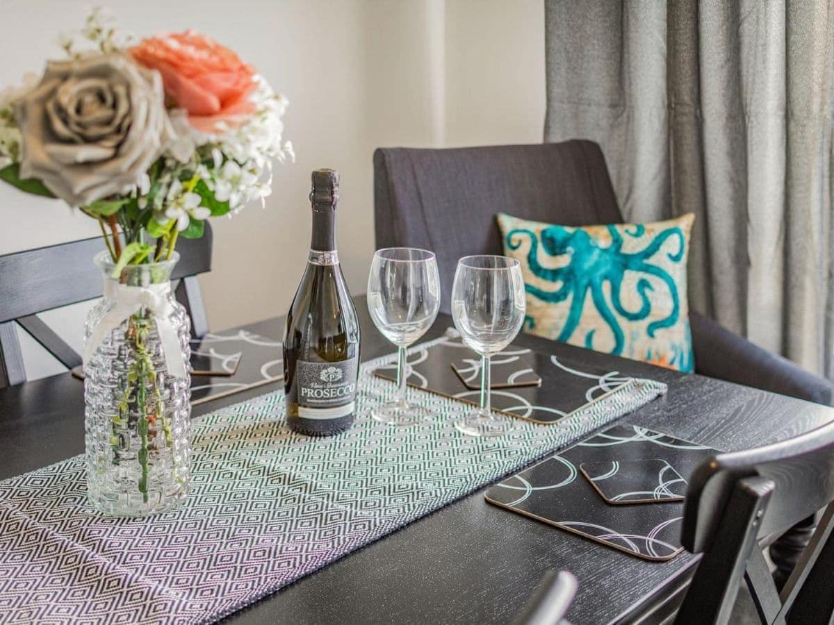 Lovely Magnolia Apartment- 1king And 4 Single *