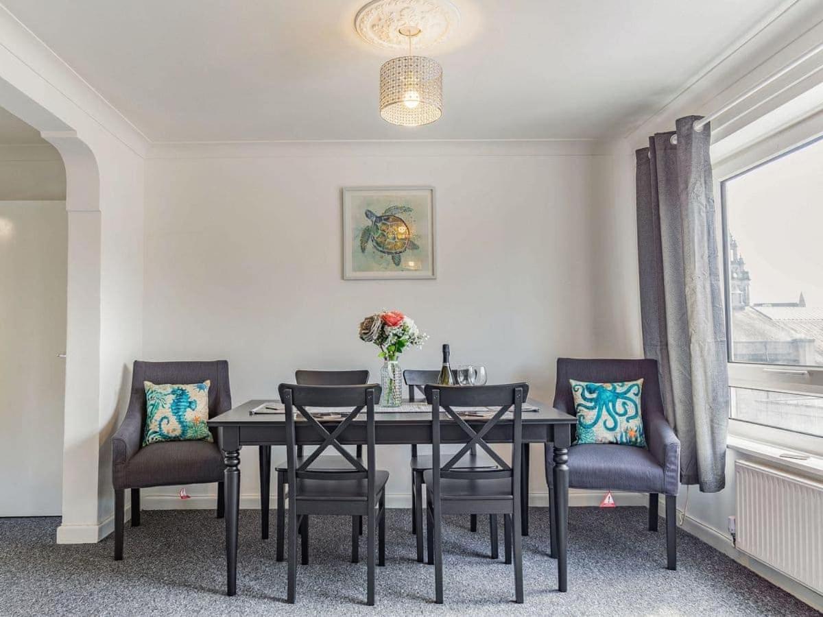 Apartment Lovely Magnolia Apartment- 1king And 4 Single Torquay